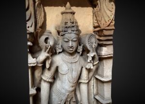 Carved standing figure with a small attendant in a niche between pillars, 3D model of a wall at Rani ki Vav, Patan