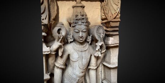 Carved standing figure with a small attendant in a niche between pillars, 3D model of a wall at Rani ki Vav, Patan